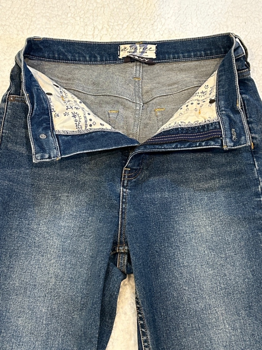 We The Free CRVY Robyn High-Rise Flare Jeans size 27 Boho Festival - Picture 5 of 13